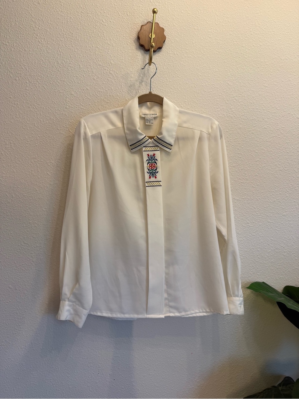 Vintage Nancy Crystal Embroidered Blouse Size 4 White Button Front